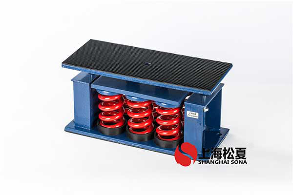 柴油發電機<a href='http://www.ntslbz.cn' target='_blank'><u>彈簧減震器</u></a>就是指傳動裝置+發電機組
